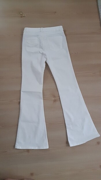 Yüksek bel beyaz pantolon