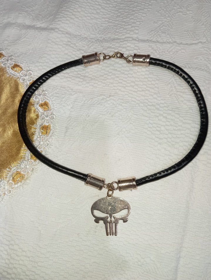 Altın Renkli Kuru kafa Kolye - Görsel 3