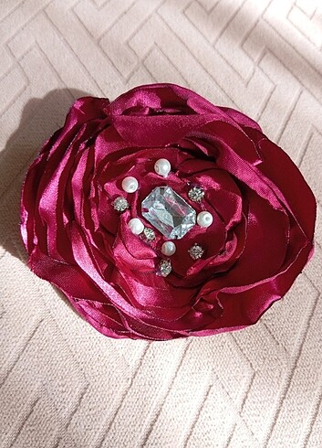 Monna Rosa Bordo ipek Gül taşlı broş aksesuar sıfır