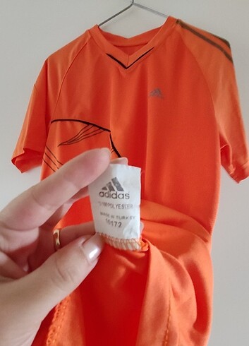 s Beden turuncu Renk Adidas tişört 