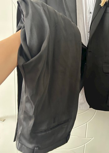 Düğmeli Siyah Erkek Takım Elbise - Görsel 3