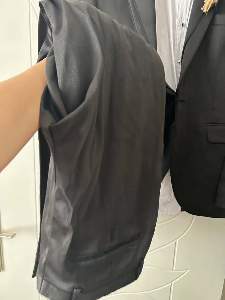 Düğmeli Siyah Erkek Takım Elbise - Görsel 3