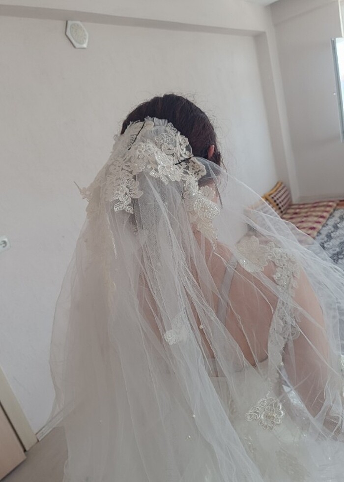Gelinlik 1 kez giyildi yeni gbi  - Görsel 3