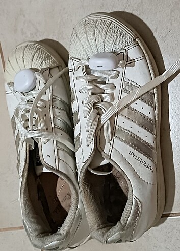 37 Beden beyaz Renk Adidas ayakkabı