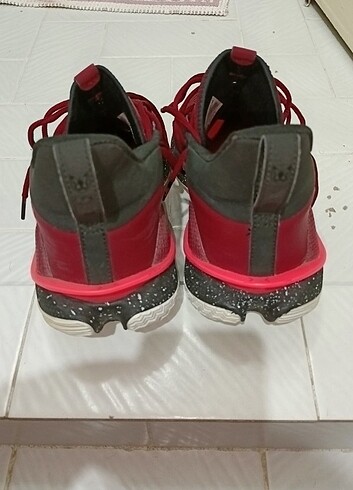 44 Beden Under Armour Ayakkabı