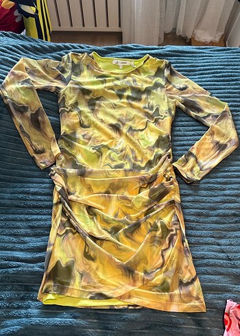Sarı Batik Desenli Drapeli Midi Elbise