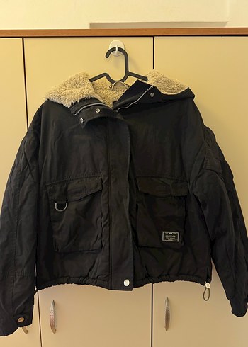 Bershka Kapüşonlu Kadın Mont