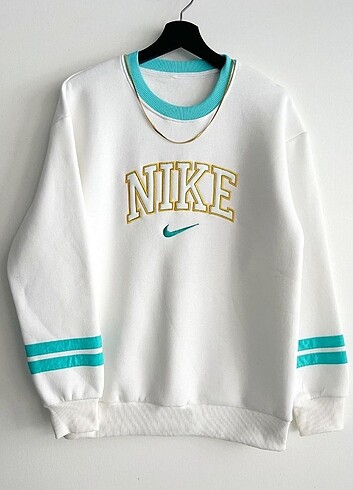  Nike Nakışlı Sweatshirt 
