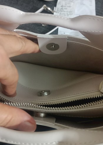 Minimalist Beyaz Kadın Çanta Fermuarlı - Görsel 4