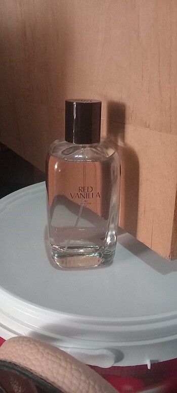 Zara red vanilla