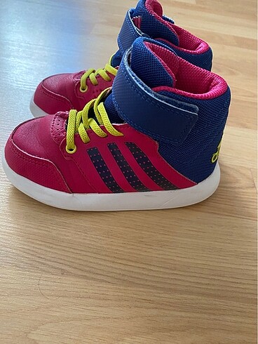 Adidas Kız çocuk 24 numara Adidas bot