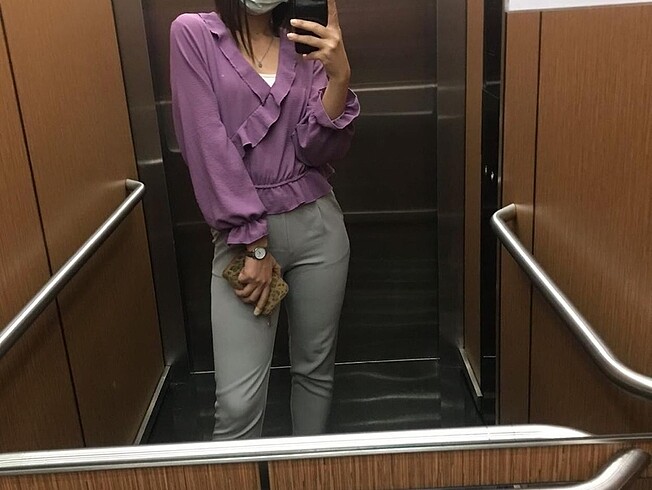 Lila gömlek