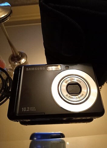 Samsung fotoğraf makinesi.
