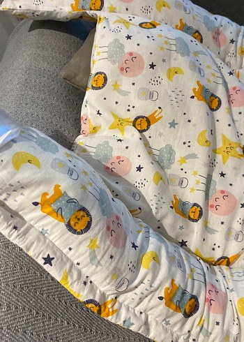 Pastel Renkli Desenli Çocuk Yatağı - Görsel 3