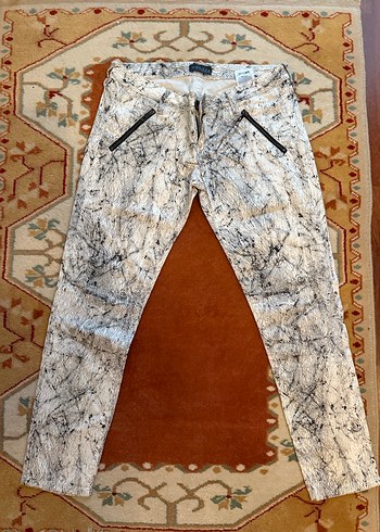 Guess Gri Batik Desenli Fermuarlı Kadın Kot Pantolon - Görsel 8