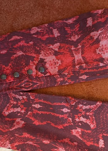 Kırmızı guess Yılan Derisi Desenli Kadın Kumaş Pantolon - Görsel 8