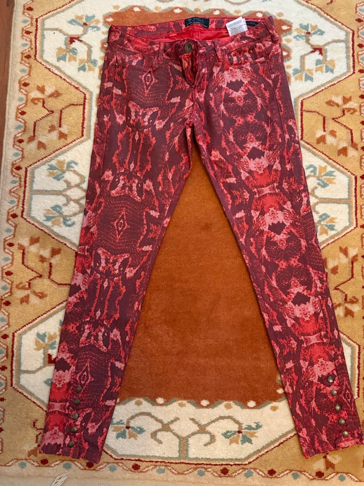 Kırmızı guess Yılan Derisi Desenli Kadın Kumaş Pantolon - Görsel 4