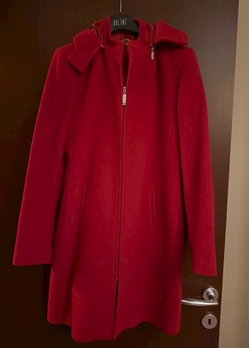 Kırmızı Fermuarlı Kaban - Görsel 2