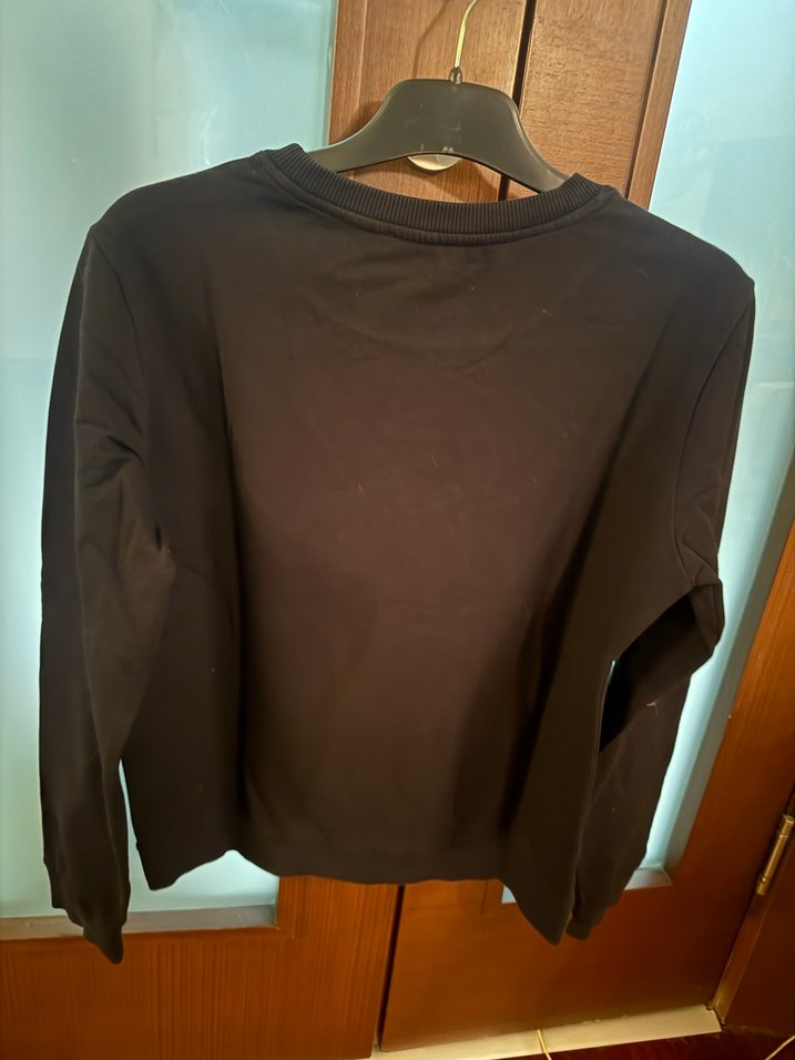 Siyah Payetli Baskılı Kadın Sweatshirt - Görsel 4