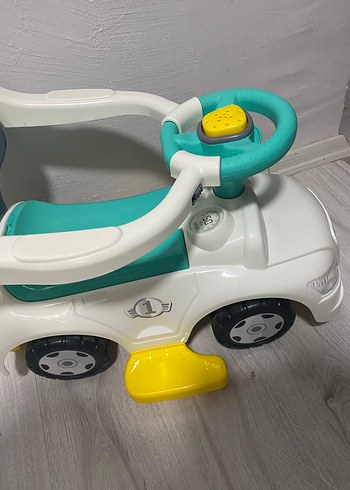  Beden Renk Beyaz ve Gri Çocuk Oyuncak Arabası