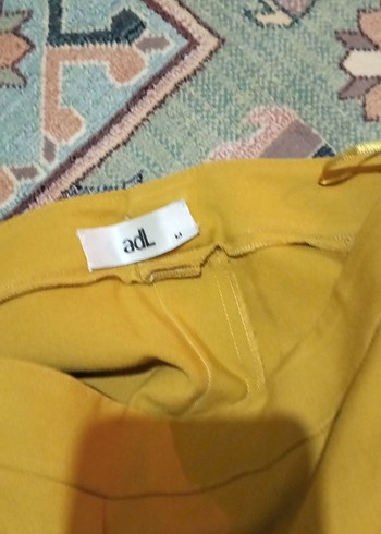 Sarı Midi Kumaş Pantolon, Kemerli, Rahat Kesim - Görsel 5