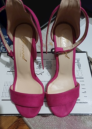 Pembe Süet Tokalı Blok Topuklu Kadın Abiye Ayakkabı - Görsel 4