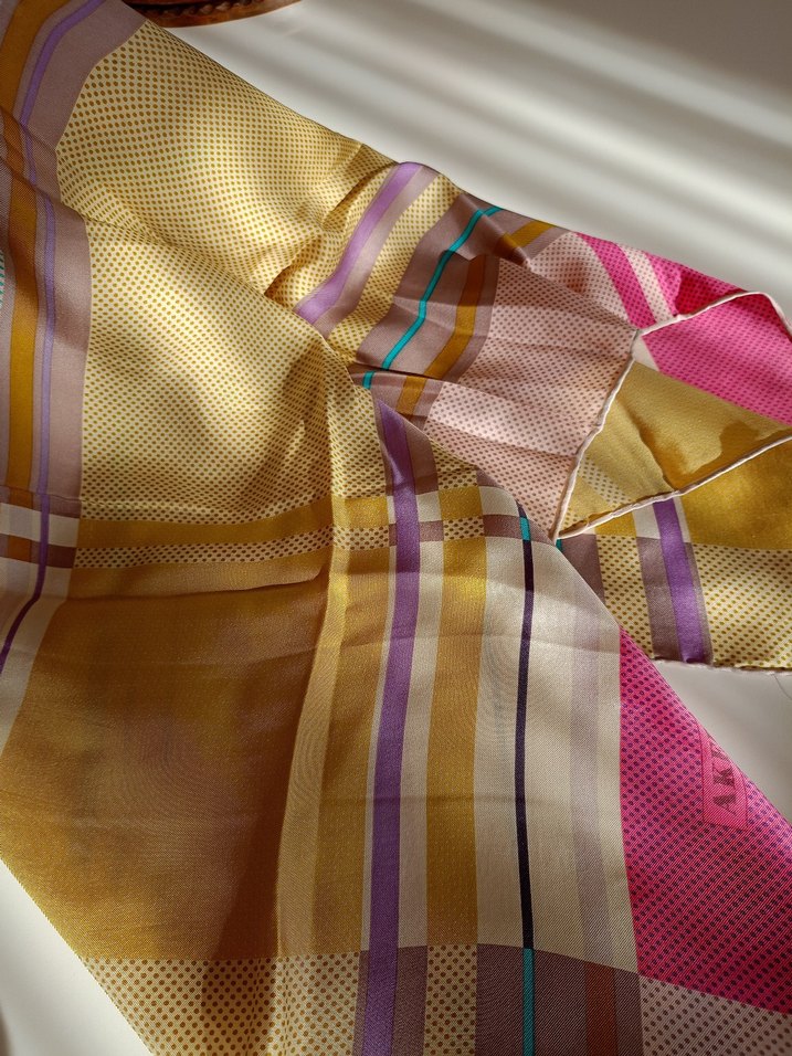 aker ipek eşarp - Görsel 2