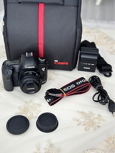 Canon 5DMark3 Fotoğraf makinası 50 mm lensi ile