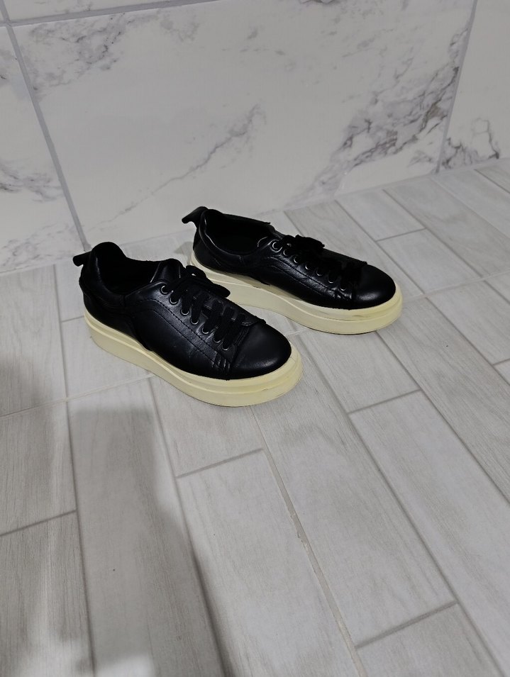 Siyah Minimalist Kadın Sneakers - Görsel 3
