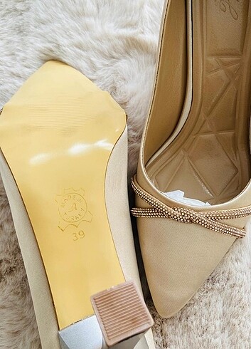 Topuklu ayakkabı - Görsel 2