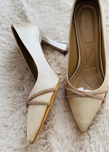 Topuklu ayakkabı - Görsel 4
