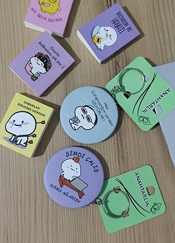Beden Hediyelik anahtarlık ve baskılı kitap