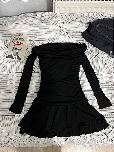 s Beden siyah Renk bershka siyah madonna yaka elbise