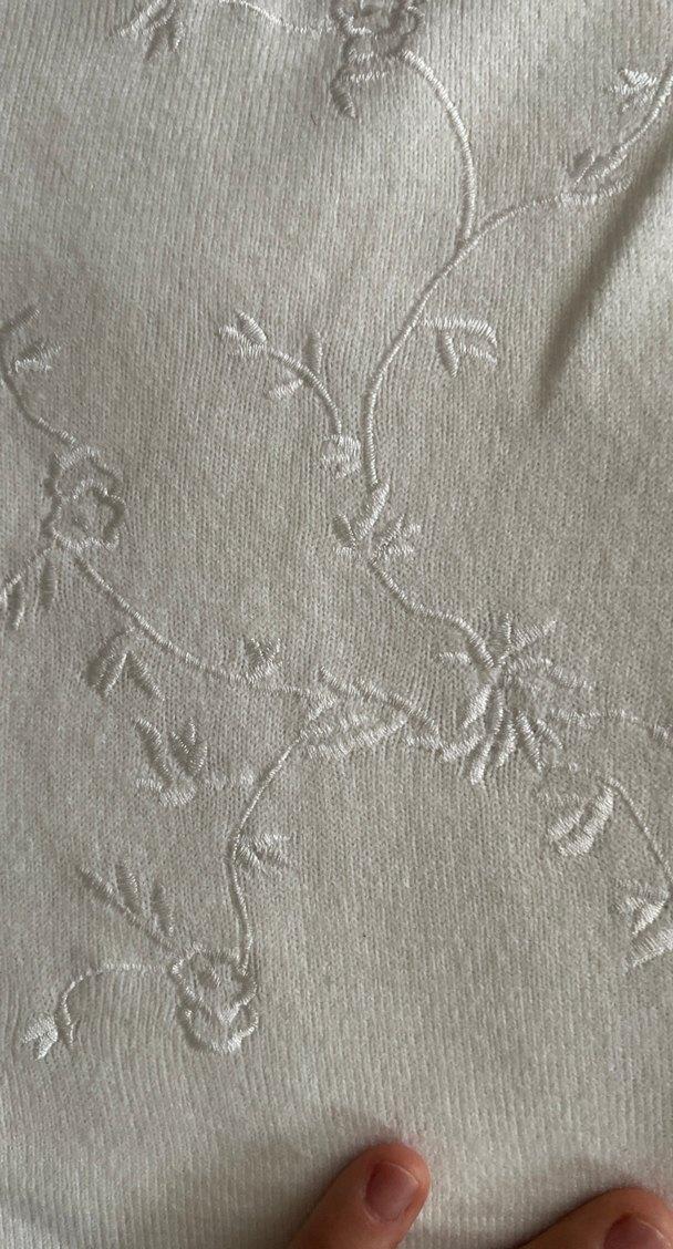 Beyaz Nakışlı V Yaka Kadın Hırka - Görsel 5