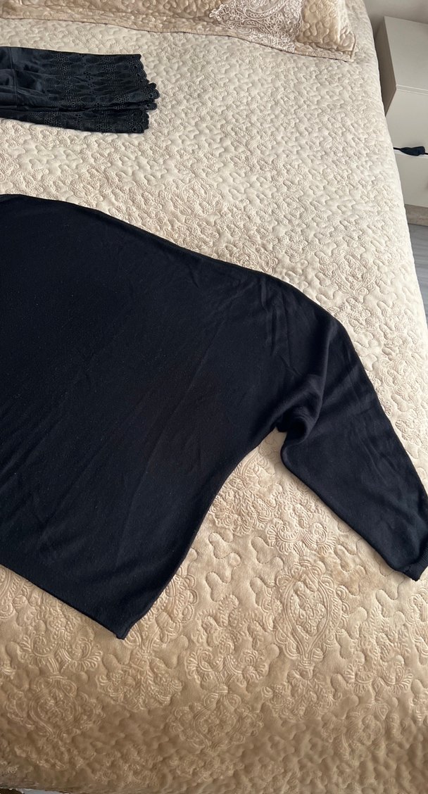 Kadın Siyah Pamuklu Salaş Boğazlı Kazak - Görsel 2