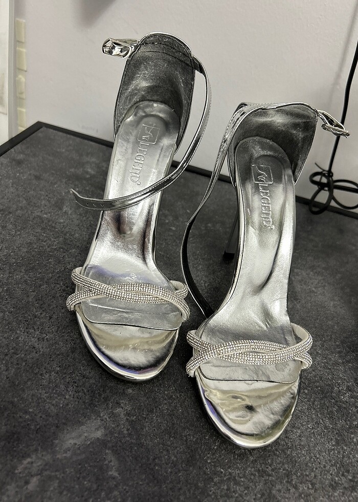 Topuklu ayakkabı - Görsel 2