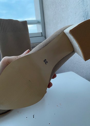 Derimod Bej Süet Örgü Detaylı Kadın Topuklu Bot Yeni