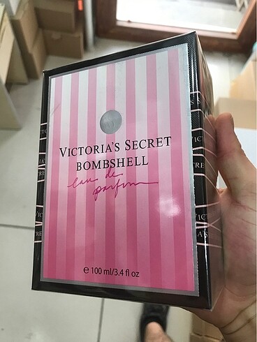 VİCTORİA SECRET BOMBSHELL