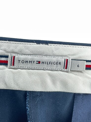 34 Beden lacivert Renk Tommy Hilfiger Kumaş Pantolon %70 İndirimli.