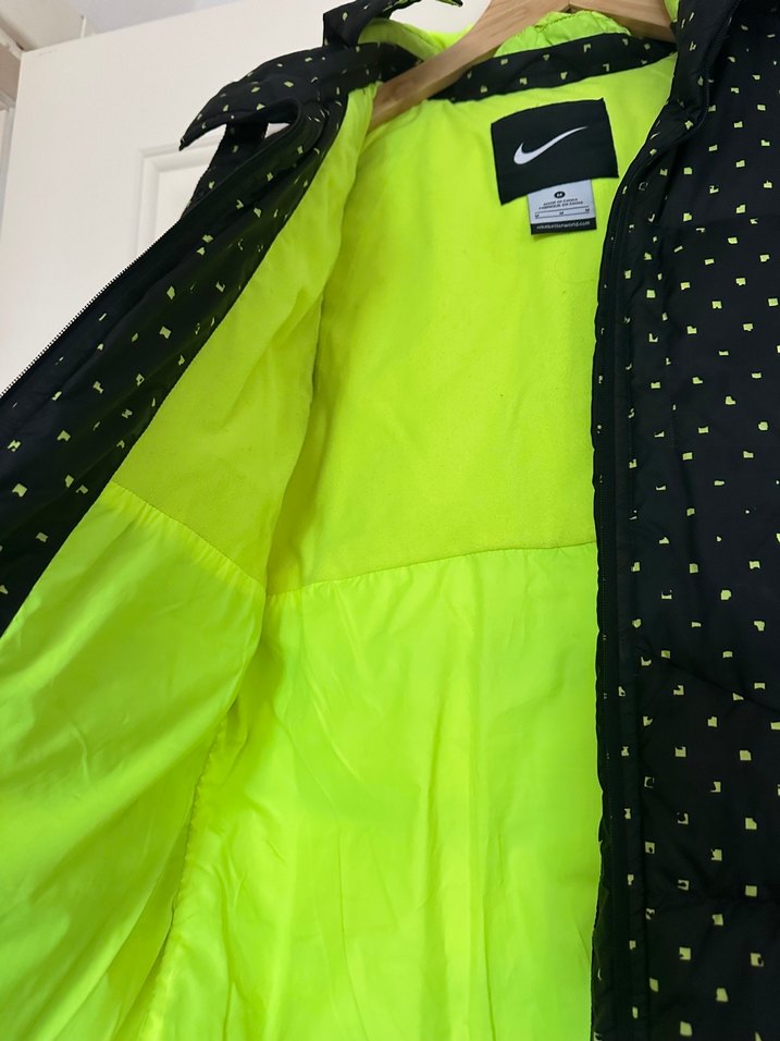 Nike Siyah Kadın Kapüşonlu Ceket - Görsel 4