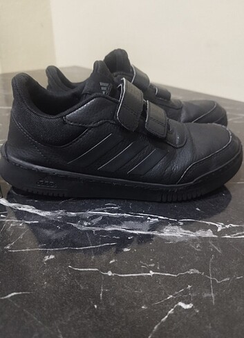 Adidas spor ayakkabı