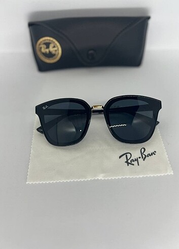 Ray-Ban güneş gözlüğü 