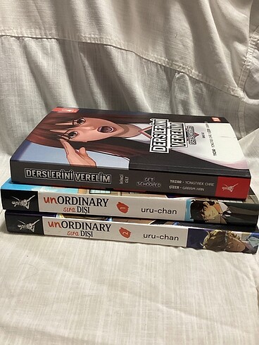 Sıra Dışı cilt 1-2 ve Derslerini Verelim webtoon