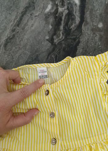 LC Waikiki Lc Waikiki Sarı Kız Çocuk Elbise 2 3 yaş. bir kere giyildi.