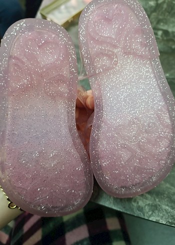 27 Beden Kız Çocuk Parlak Pastel Renkli Toka Dtaylı Sandalet plaj havuzvs