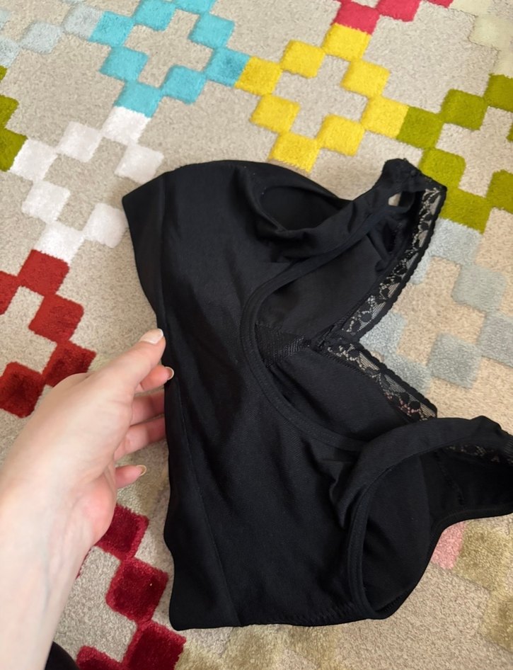 Siyah Sütyen - Görsel 3