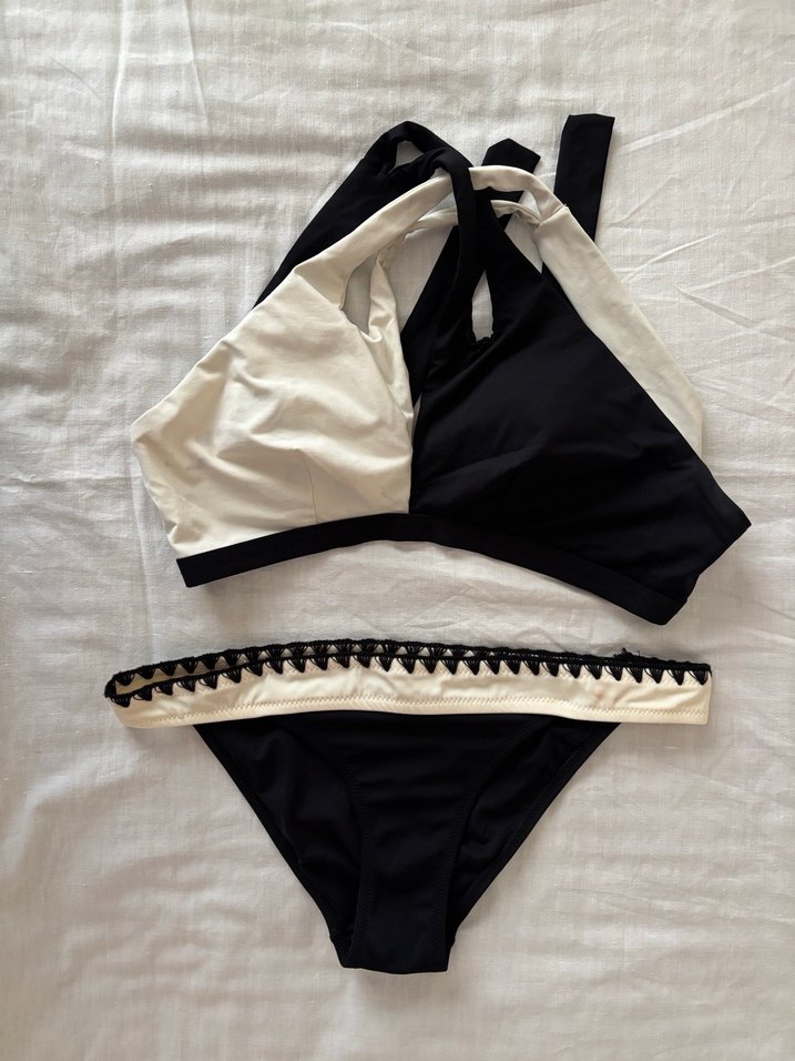 Beyaz Siyah Bantlı Strappy Bikini - Görsel 2