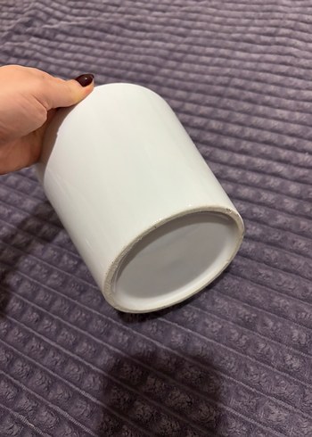 Beyaz ve Gri Seramik Vazo - Görsel 3