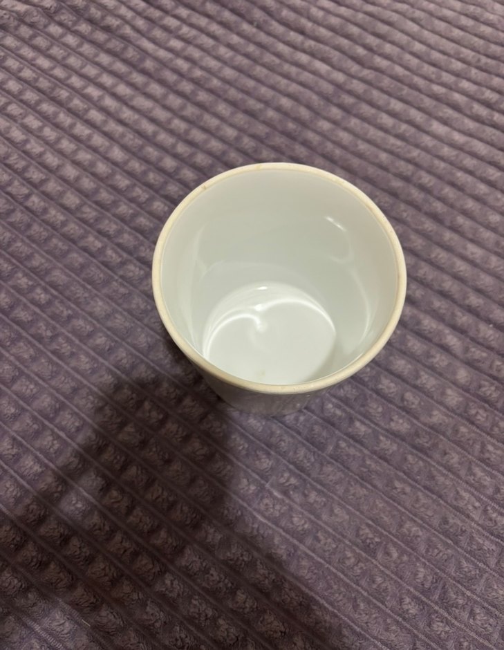 Beyaz ve Gri Seramik Vazo - Görsel 2