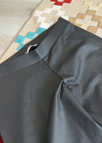 Siyah Deri Kadın Tayt - Görsel 2